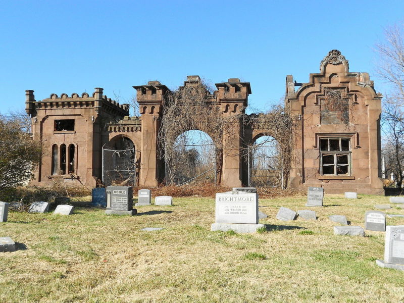 The Abandoned Mount Moriah Graveyard - Abandoned Spaces