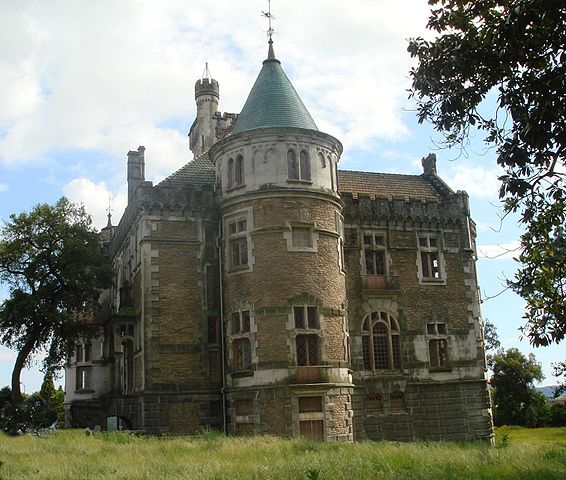 The Castle of Dona Chica: The unique residence built in different art ...