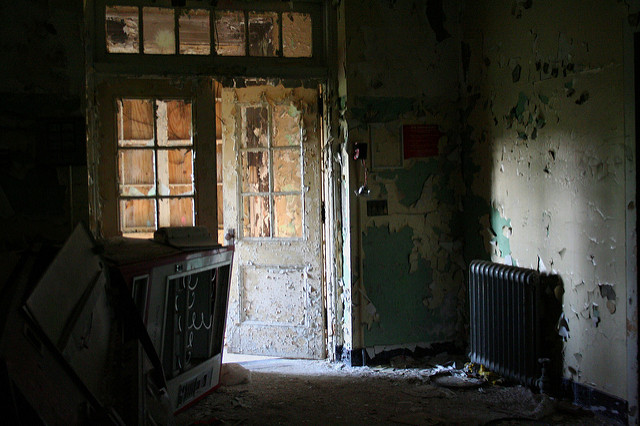 enterance-of-psych-ward-photo-credit - Abandoned Spaces