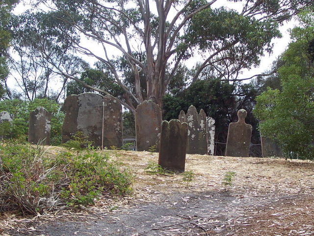 graves-on-the-isle-of-the-dead-640x480.jpg
