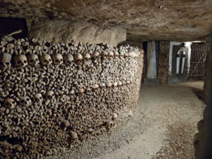 paris catacombs labyrinth enormous