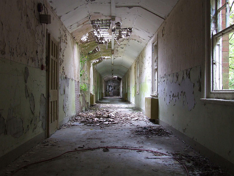 Hellingly Hospital - A Vast Abandoned Hospital Complex Where Urban ...