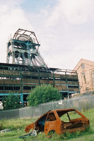 Photo of the Hesketh shaft. Author: Alan Murray-Rust CC BY-SA 2.0