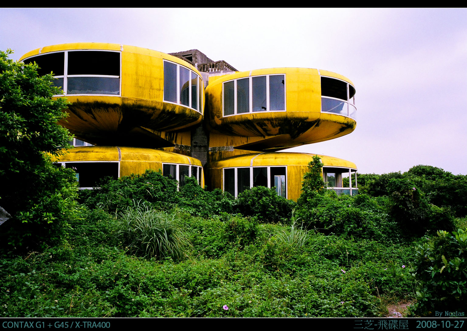 The UFO Buildings of Sanzhi Pod City In Taiwan Created A Futuristic ...