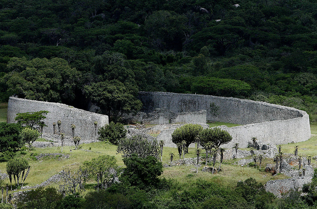 the-mysterious-city-of-great-zimbabwe-abandoned-by-the-15th-century