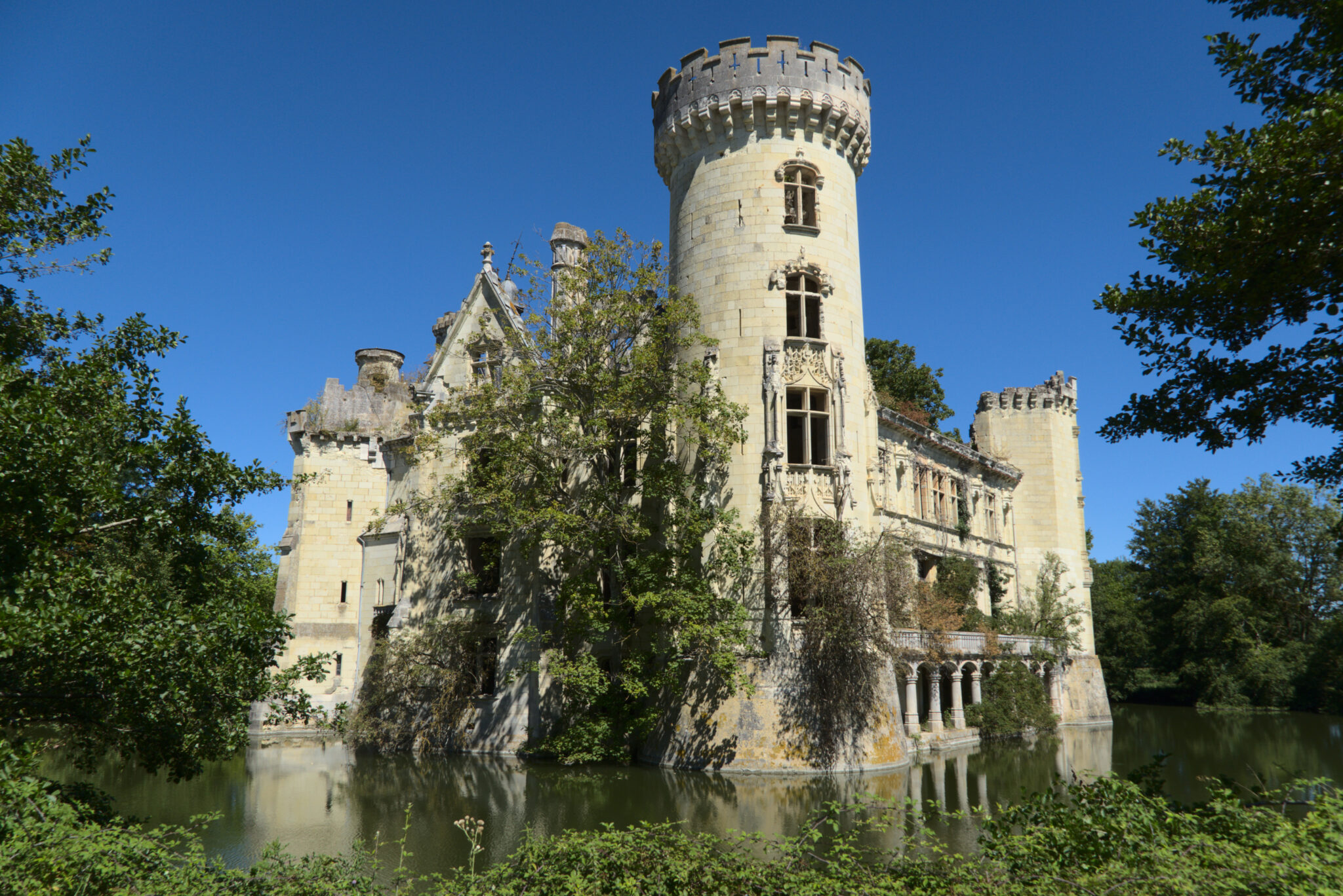 Château de la Mothe Chandeniers Was Saved and Restored by People All ...