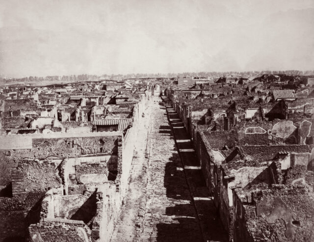 Aerial view of a Pompeii street.