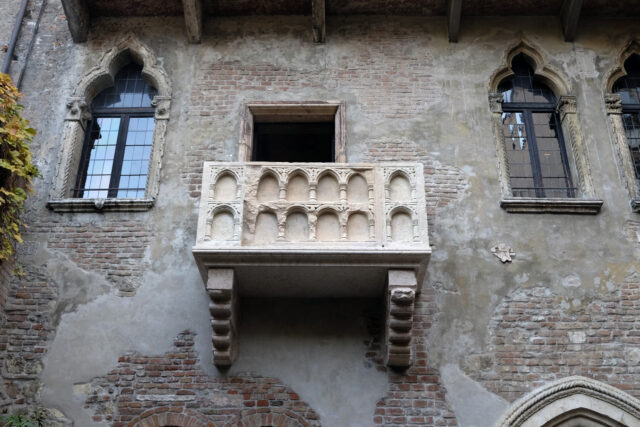 View of the balcony on the exterior of La Casa di Giulietta