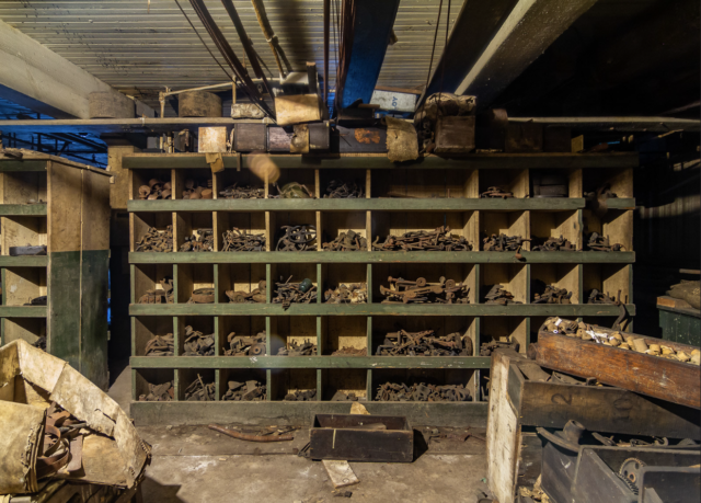 Abandoned equipment on a shelf.